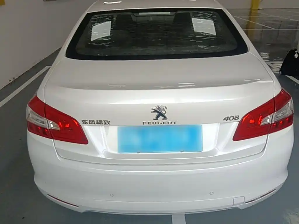 Peugeot 408 2015 1.2T AT Luxury