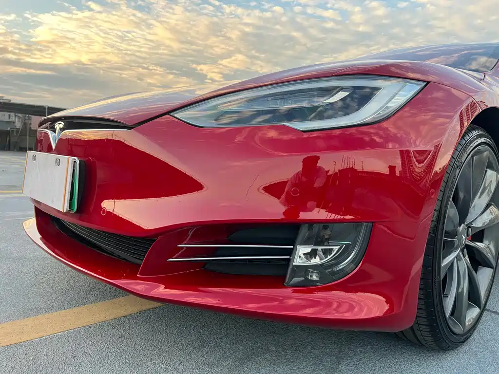 TESLA MODEL S