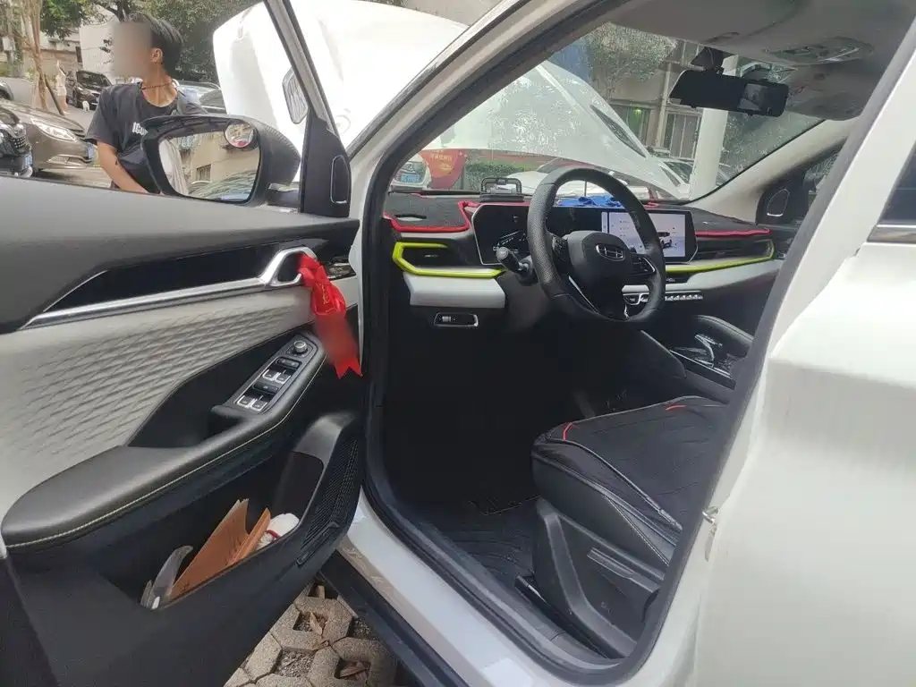 Geely Binyue — миниатюра 14