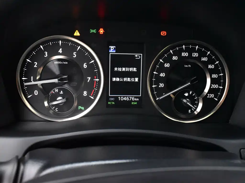 Toyota Alphard — миниатюра 11