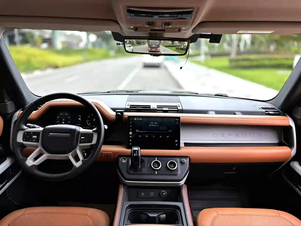 Land Rover Defender — миниатюра 6
