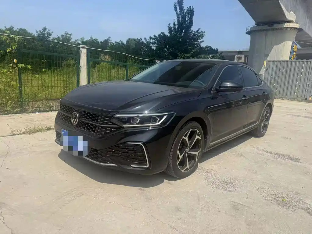 2024 Volkswagen Passat - zdjęcie 1 z 9