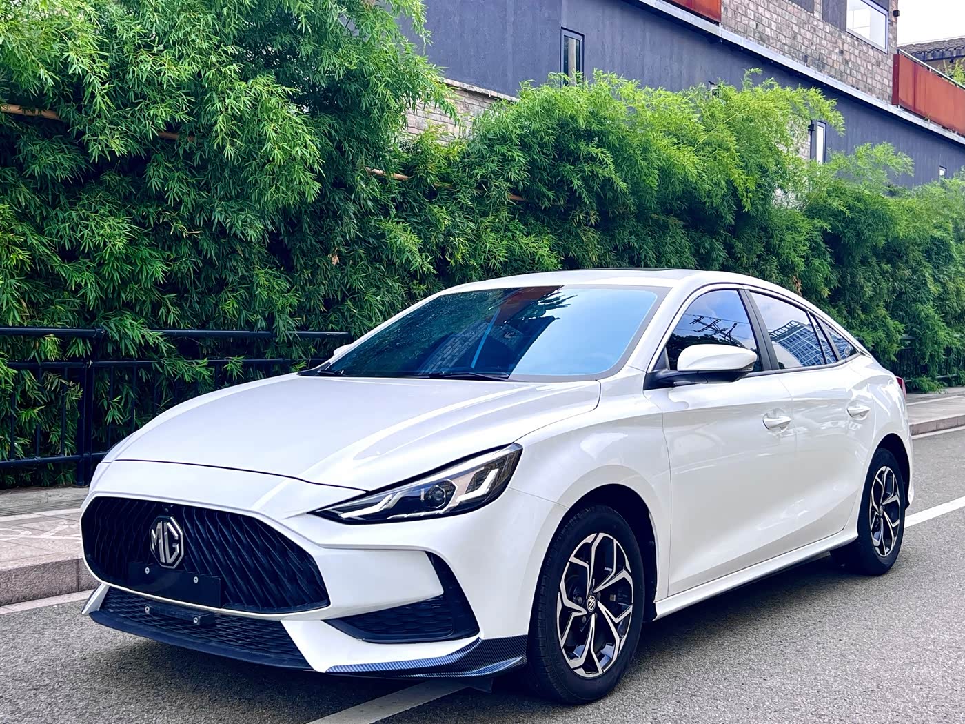 MG MG5 1.5 л 2021 г. Белый, пробег 40000 км