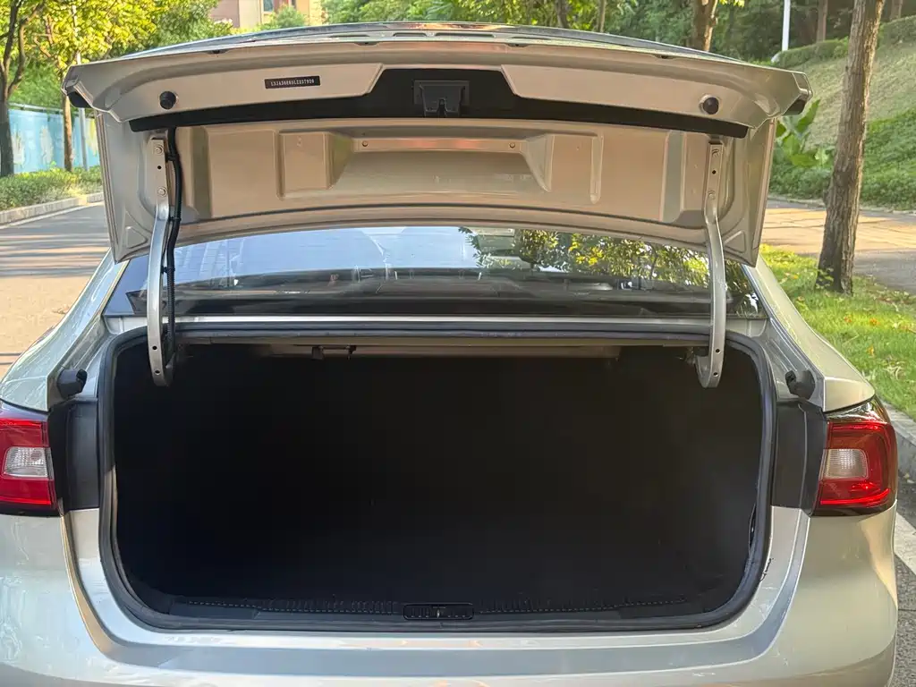 Roewe i5 — миниатюра 14