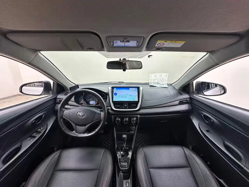 Toyota Yaris L — миниатюра 8