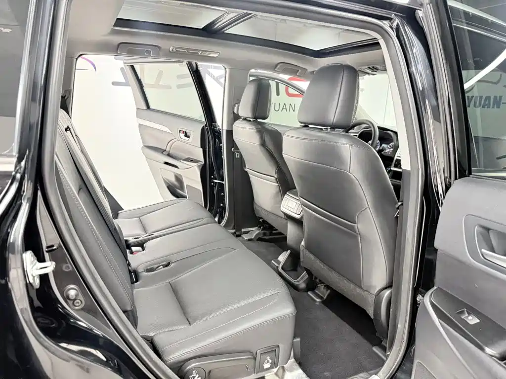 Toyota Highlander — миниатюра 13