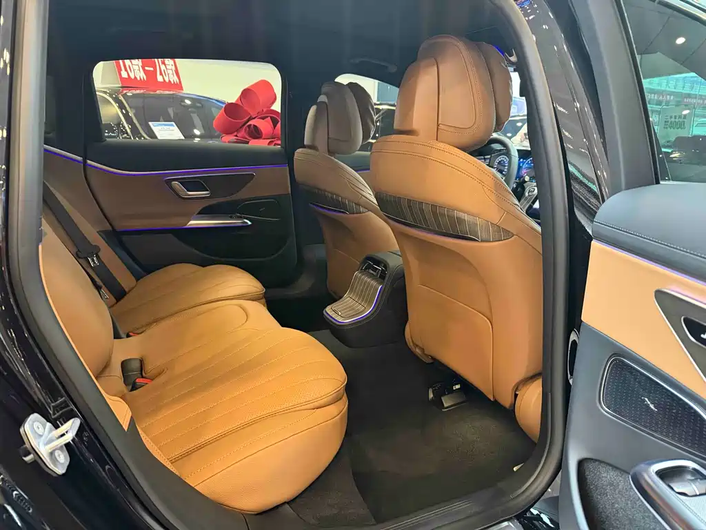 Mercedes-Benz E-Class — миниатюра 10