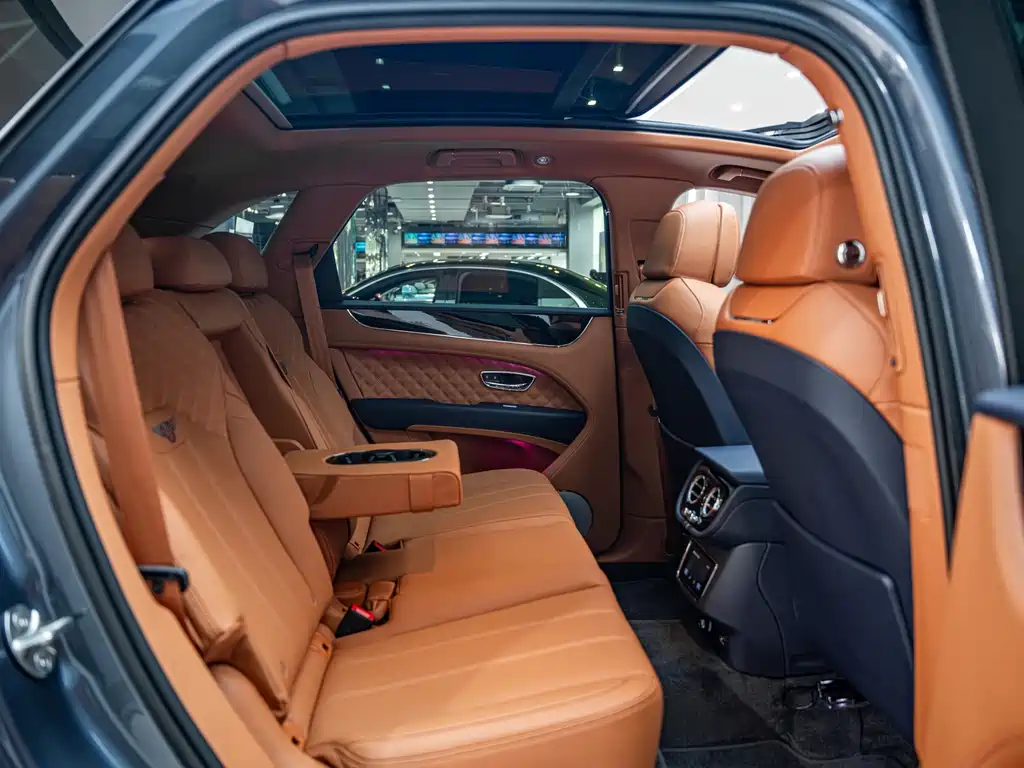 Bentley Bentayga — миниатюра 15