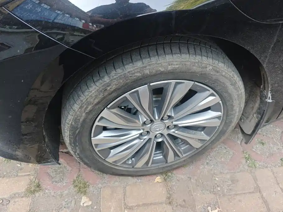 Hongqi Hongqi E-QM5 — миниатюра 6