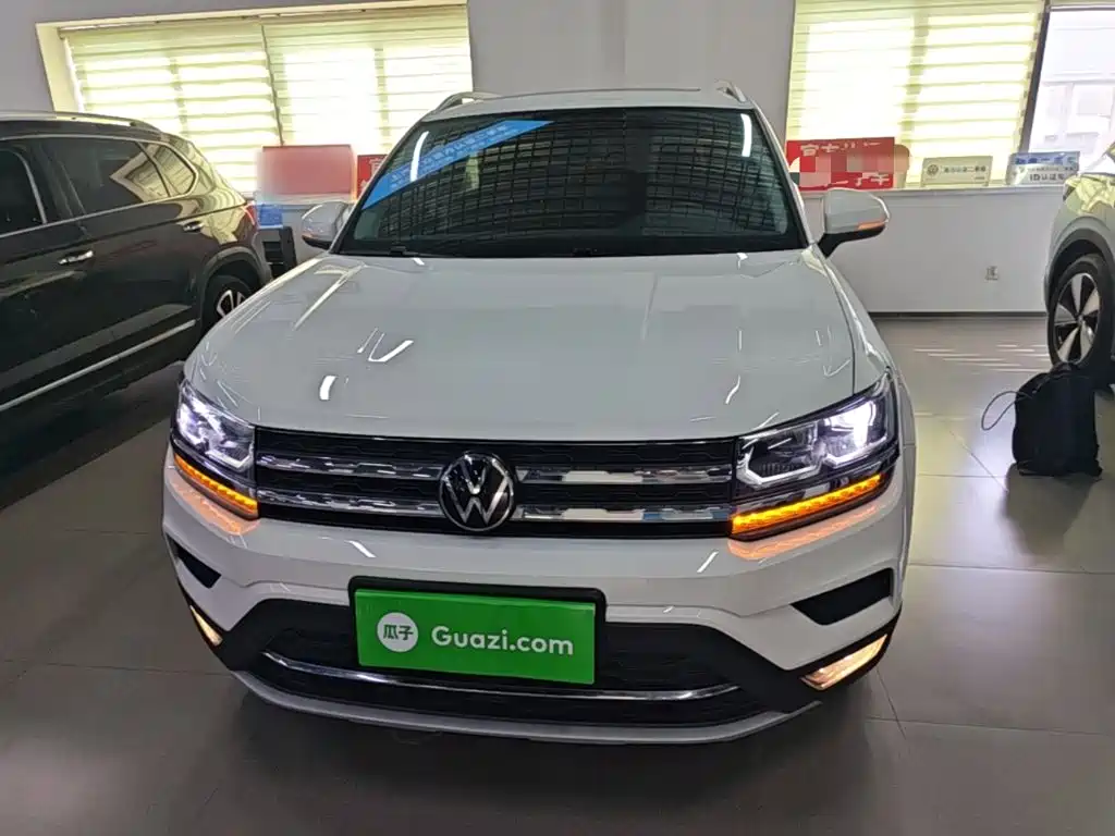 Volkswagen Tharu — миниатюра 3