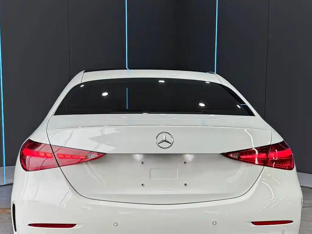 Mercedes-Benz C-Class — миниатюра 7