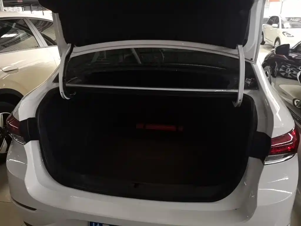 Buick Excelle — миниатюра 15