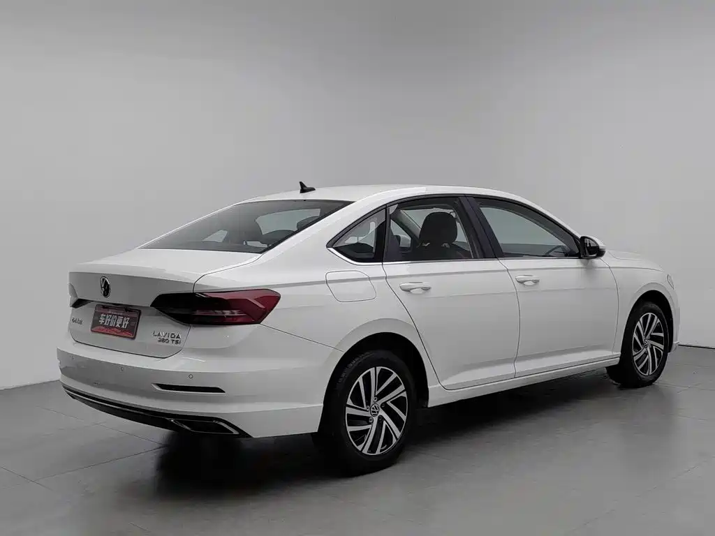 Volkswagen Lavida — миниатюра 2