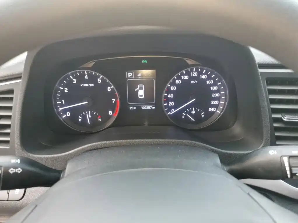 Hyundai Elantra — миниатюра 12