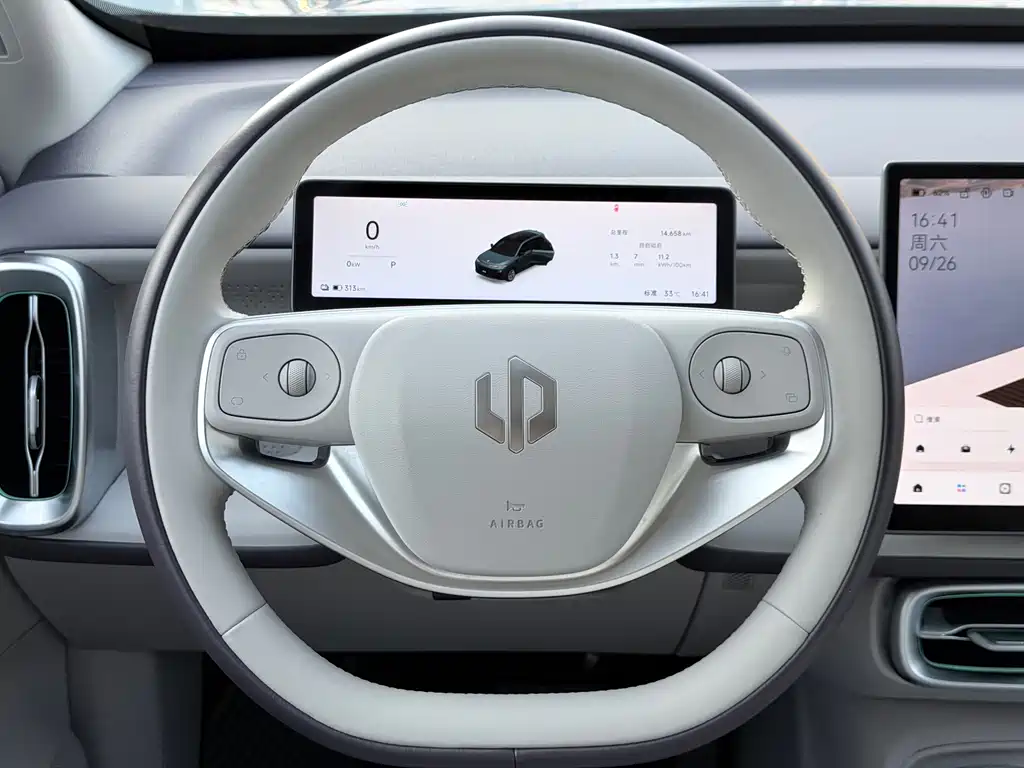 Leapmotor Leapmotor B10 — миниатюра 10