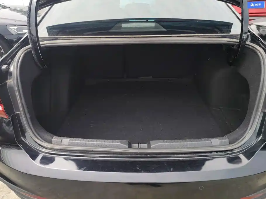 Volkswagen Lavida — миниатюра 4