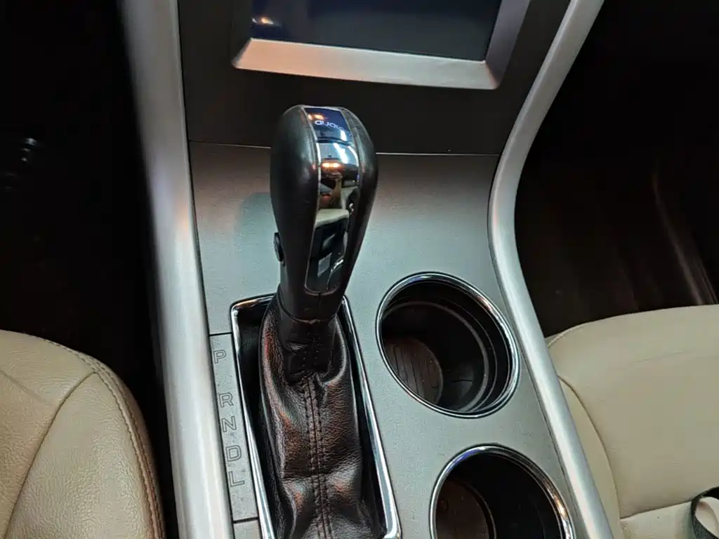 Ford Edge (Import) — миниатюра 14