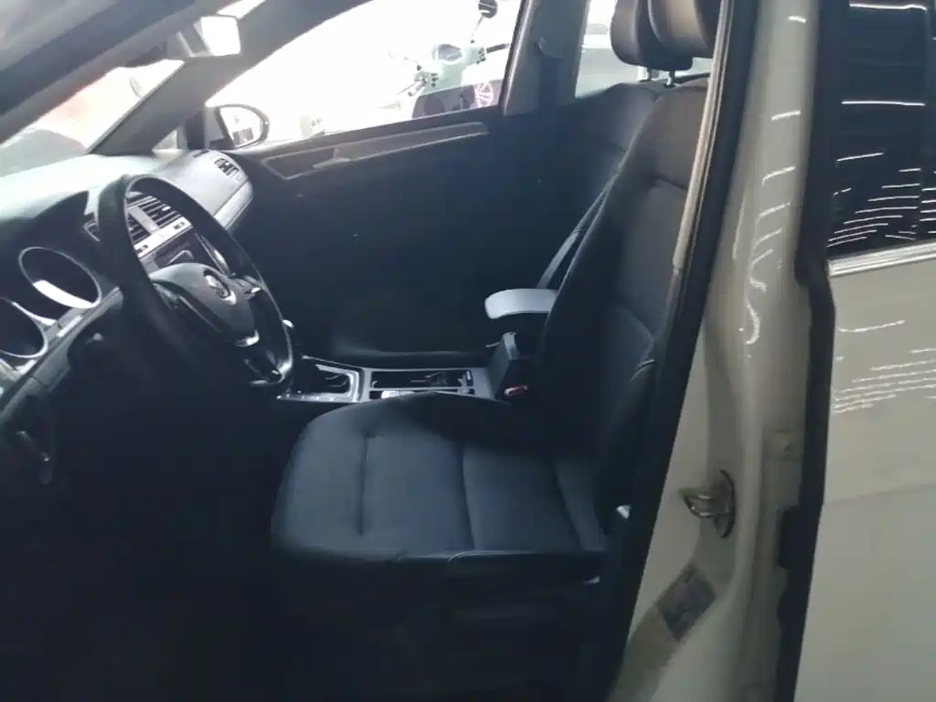 Volkswagen Golf — миниатюра 15
