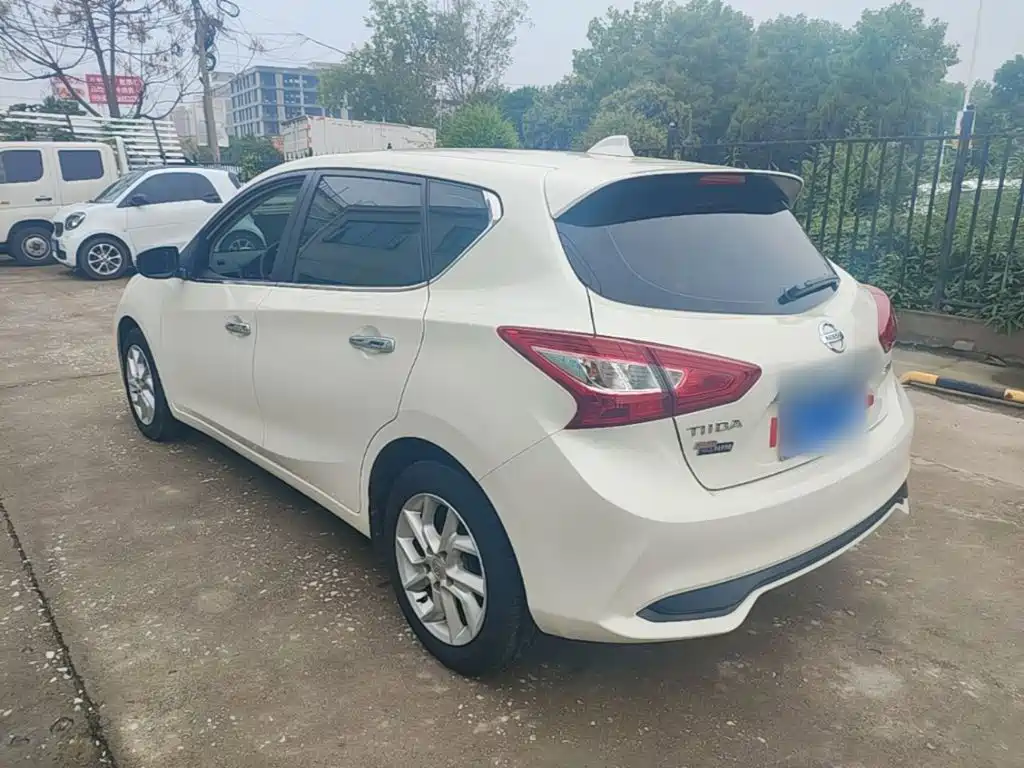 Nissan Tiida — миниатюра 5