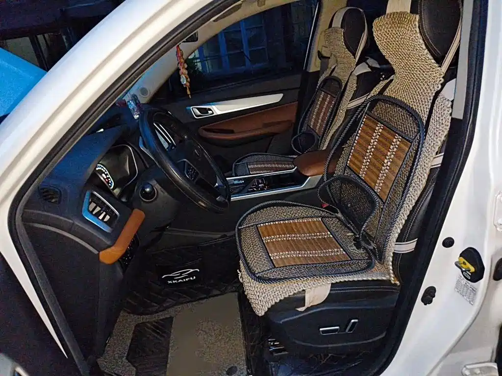 Geely Vision X6 — миниатюра 8
