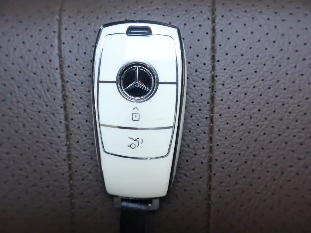Mercedes-Benz E-Class — миниатюра 25
