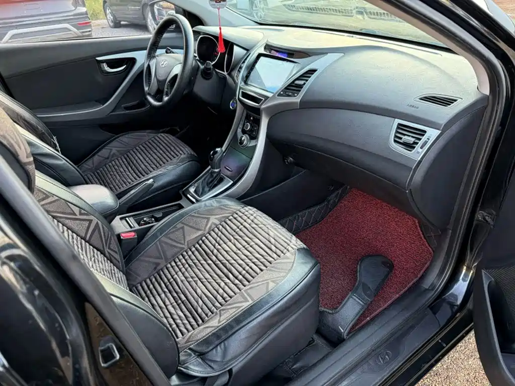 Hyundai Elantra Langdong — миниатюра 2