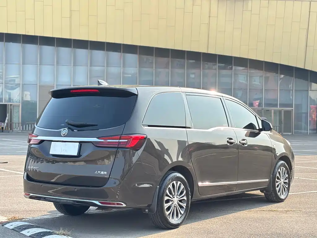 Buick GL8 — миниатюра 7