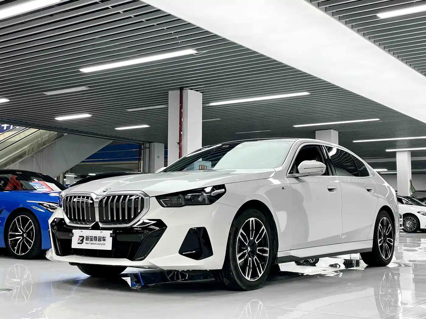 宝马5系 2025款 530Li 领先型 M运动套装 2025