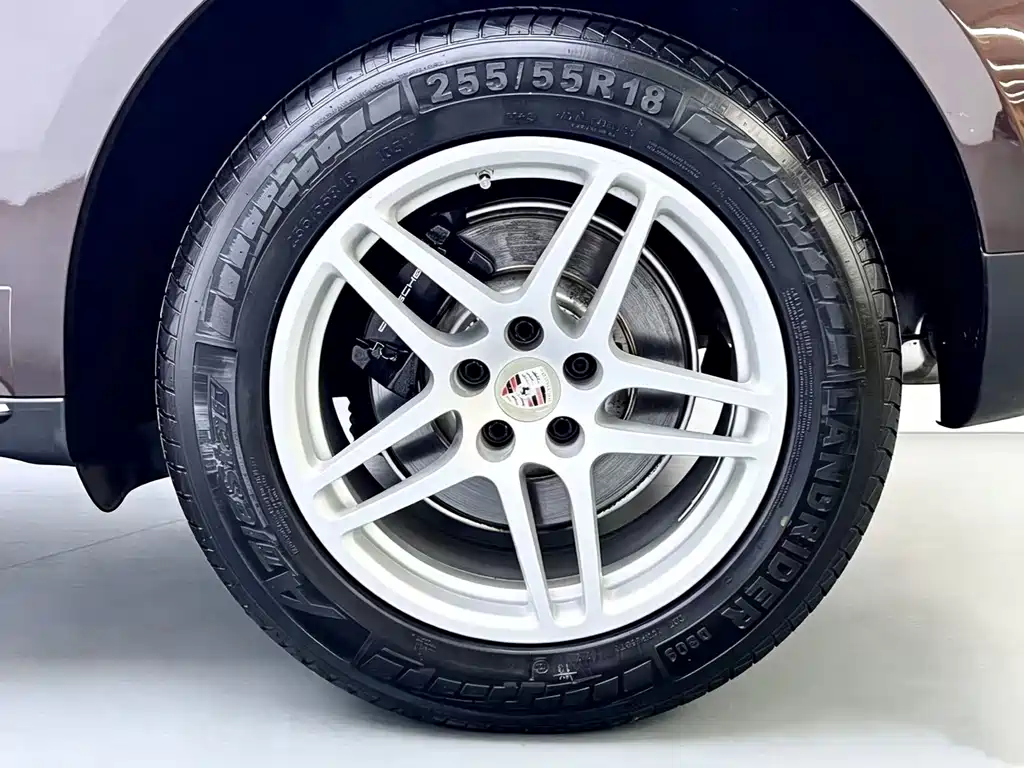 Porsche Macan — миниатюра 19
