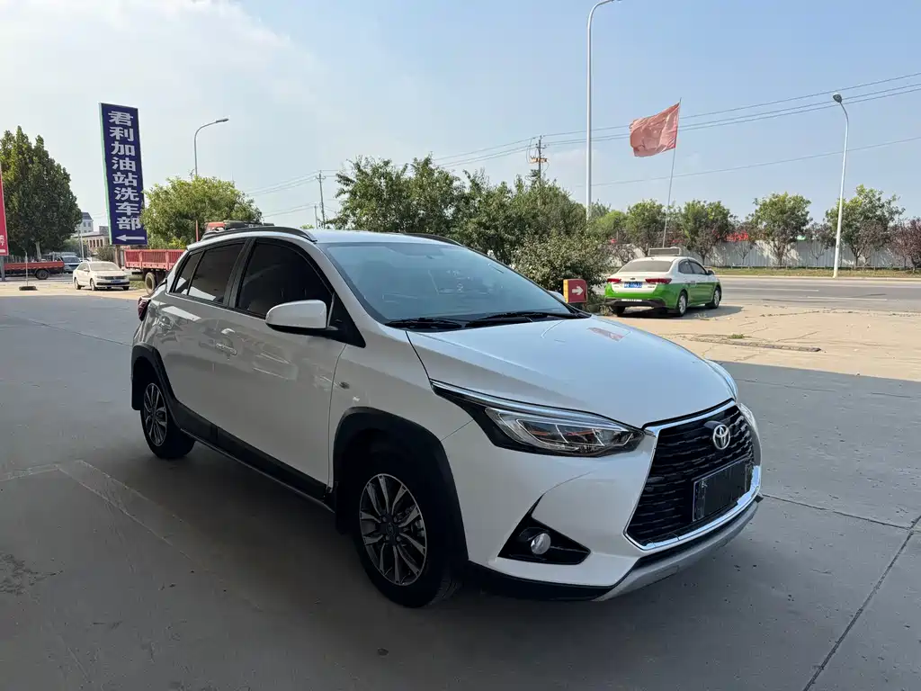 Toyota Yaris L — миниатюра 3