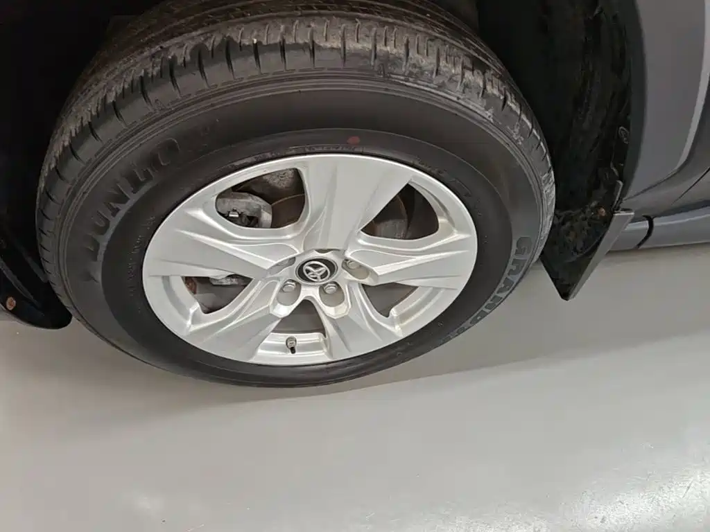 Toyota RAV4 — миниатюра 23