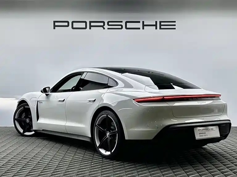 Porsche Taycan — миниатюра 6
