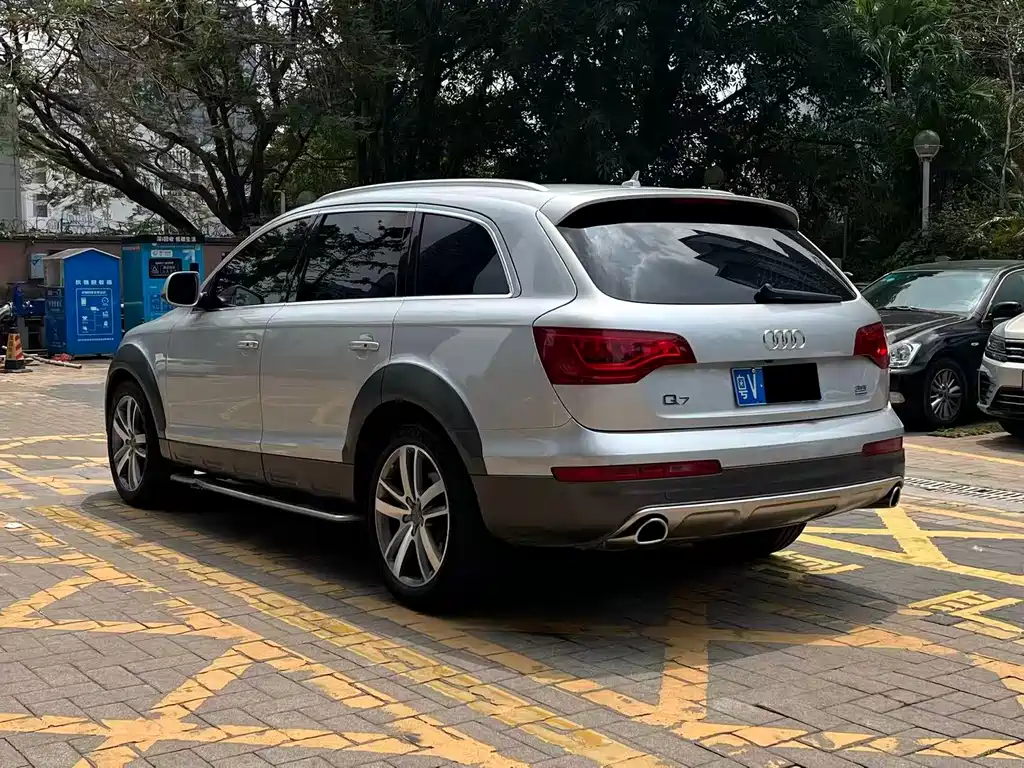 Audi Q7 2010 3.6 FSI Comfort