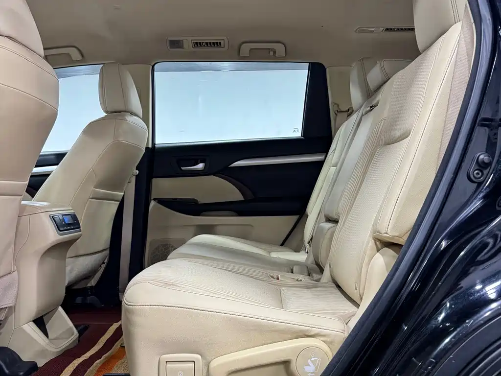Toyota Highlander — миниатюра 8