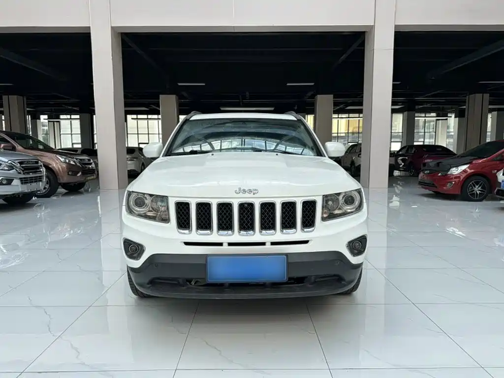Jeep Compass (Import) — миниатюра 3