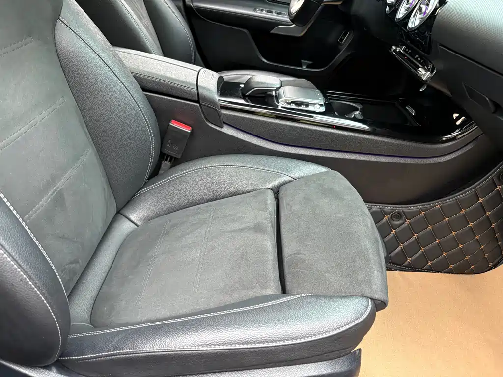 Mercedes-Benz A-Class — миниатюра 6