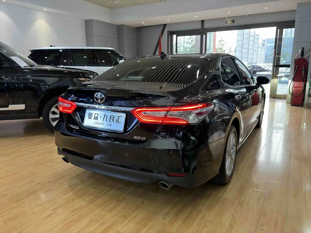 Toyota Camry — миниатюра 15