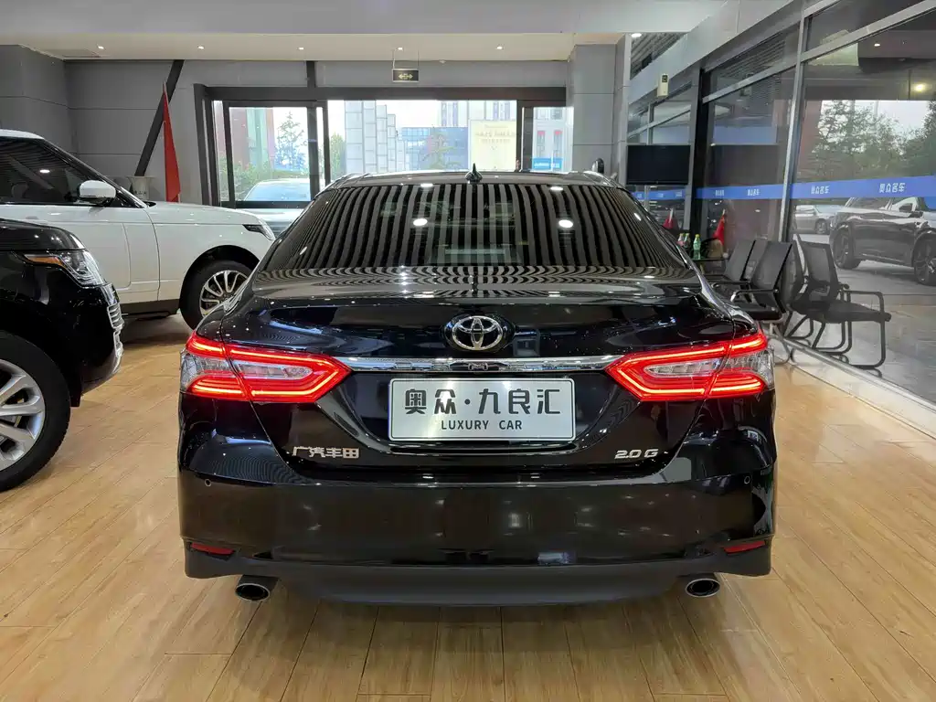 Toyota Camry — миниатюра 17