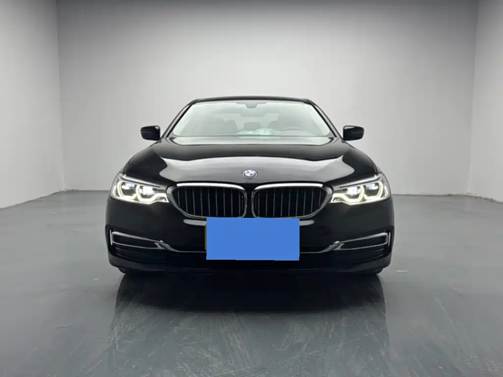 BMW 5 Series — миниатюра 2