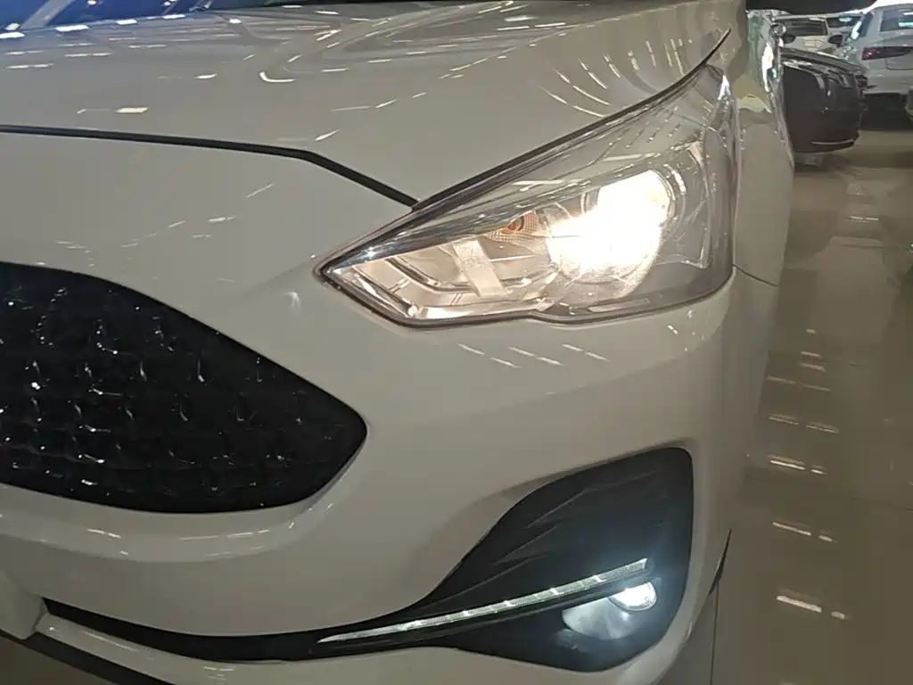 Haval M6 — миниатюра 24