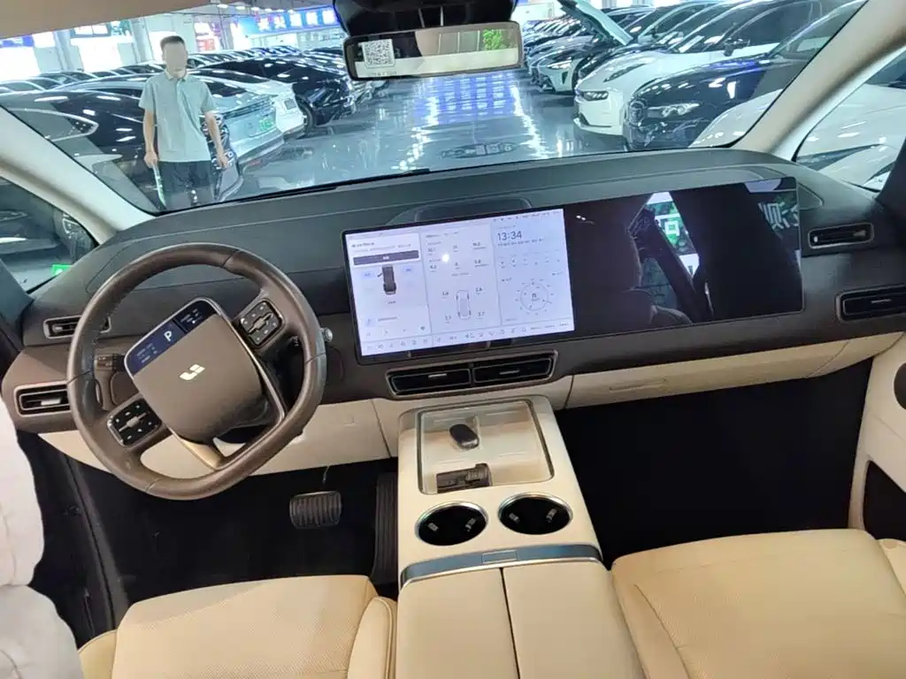 Li Auto MEGA 2024 Ultra