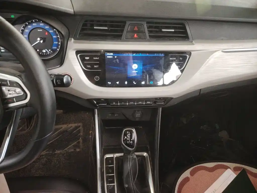 Geely Vision X3 — миниатюра 9