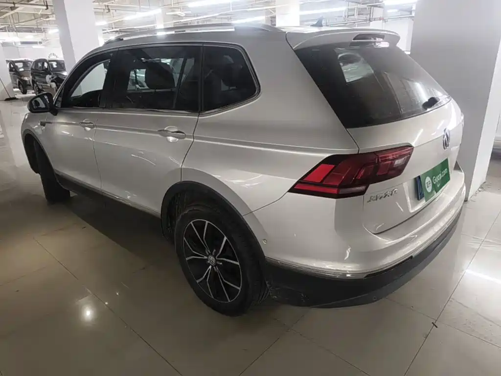 Volkswagen Tiguan L — миниатюра 5