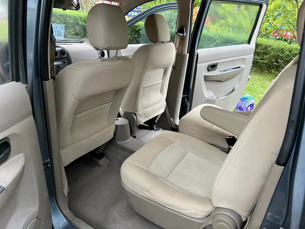 Wuling Hongguang — миниатюра 6