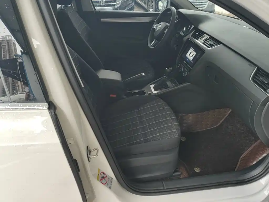 Skoda Octavia — миниатюра 25