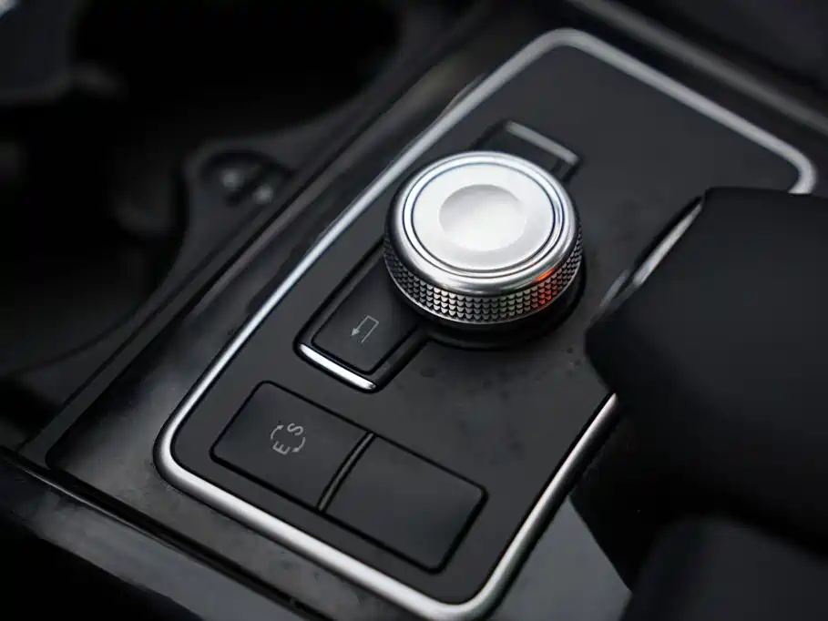 Mercedes-Benz E-Class — миниатюра 11