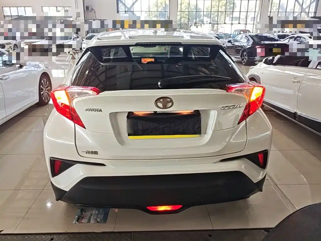 Toyota IZOA — миниатюра 6