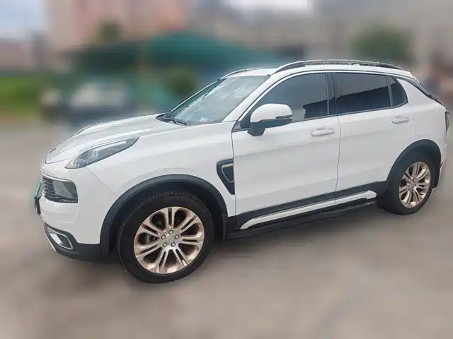2019 Lynk & Co 01