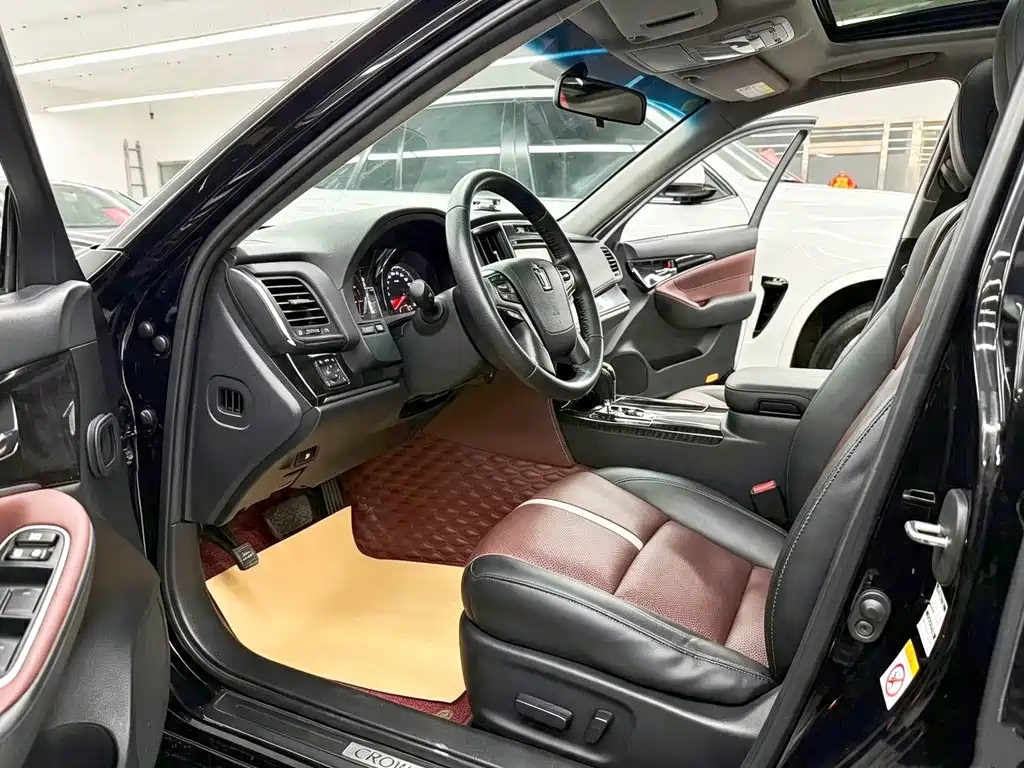 Toyota Crown — миниатюра 7