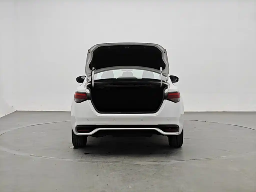 Nissan Sylphy — миниатюра 8